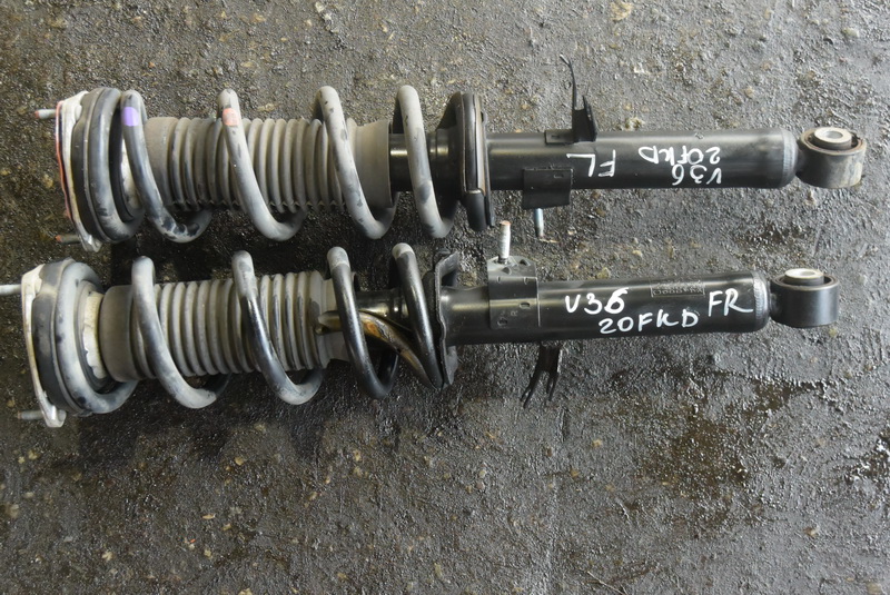 Стойка Nissan Skyline V36