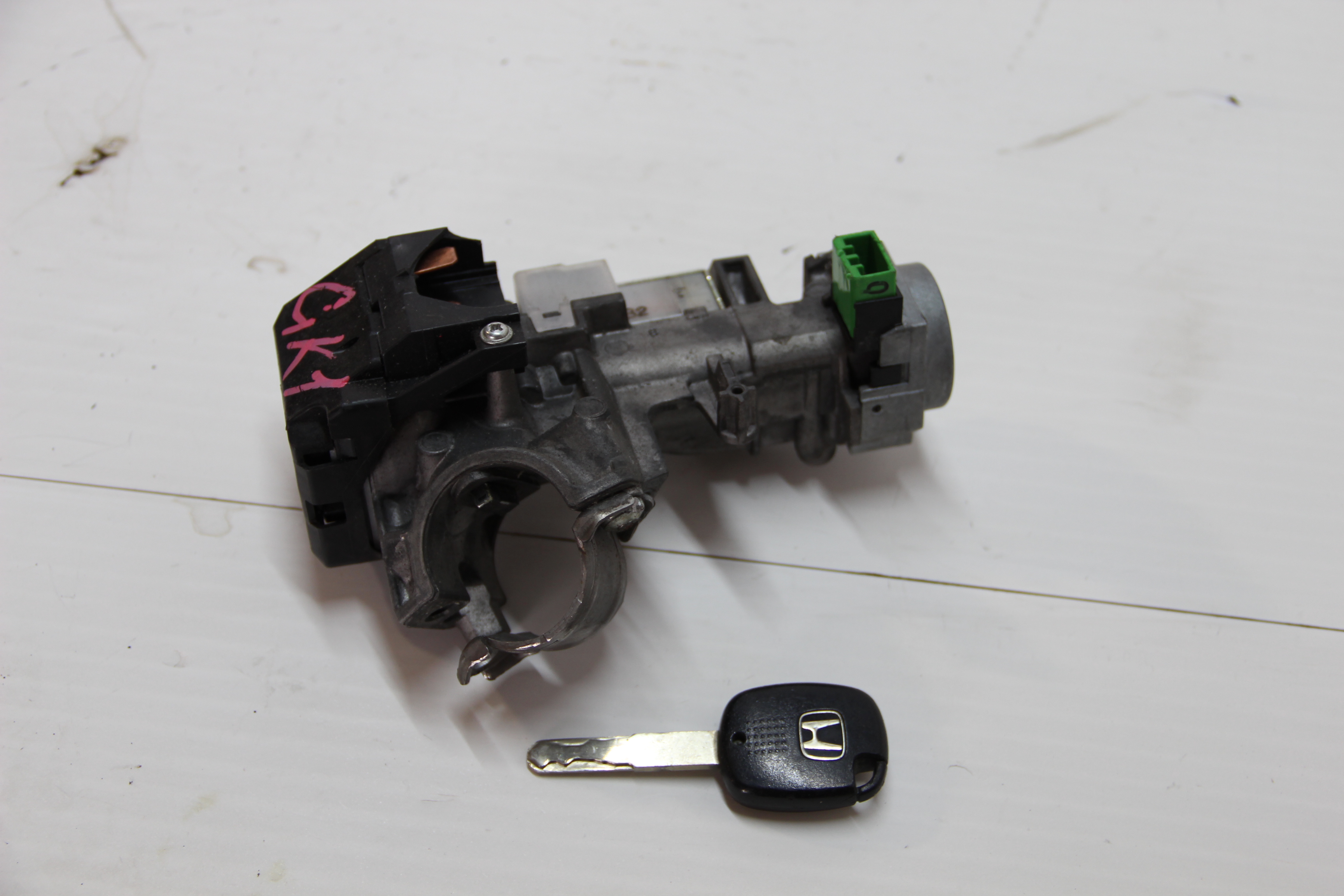 Замок зажигания Honda Mobilio Spike