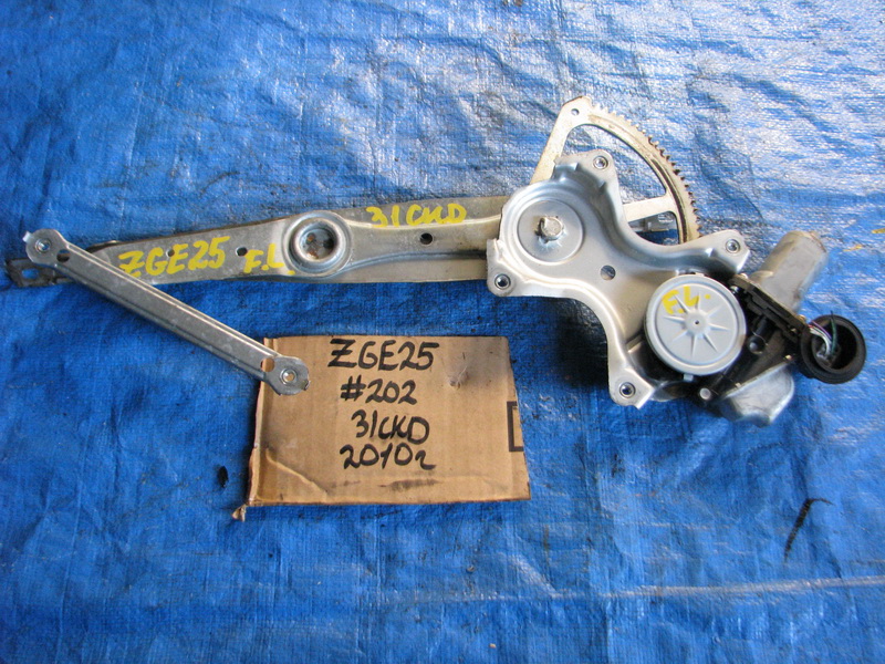 Стеклоподъемник Toyota Wish ZGE25