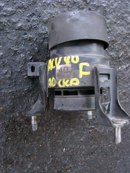 Подушка двигателя Toyota Camry