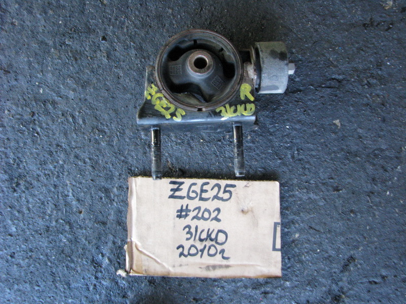 Подушка двигателя Toyota Wish