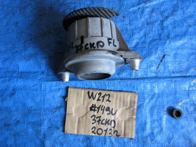 Подушка двигателя Mercedes-benz E-class