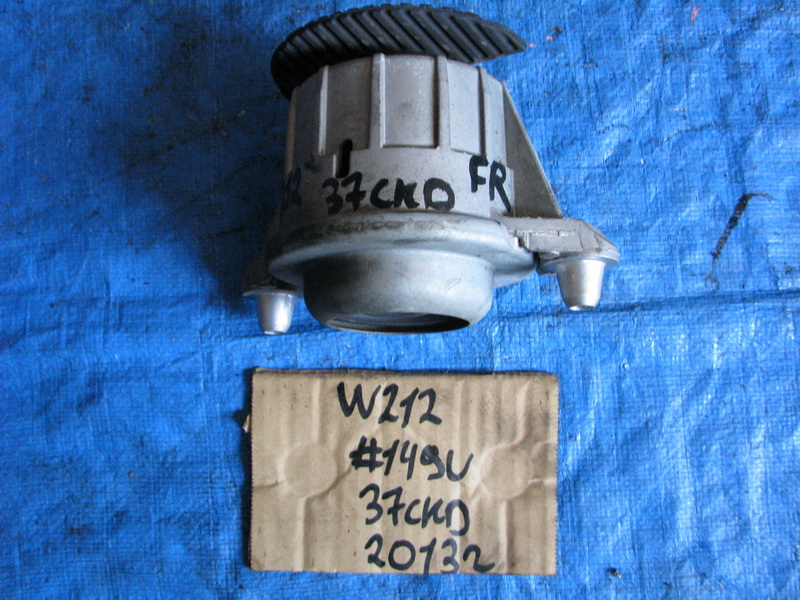 Подушка двигателя Mercedes-benz E-class