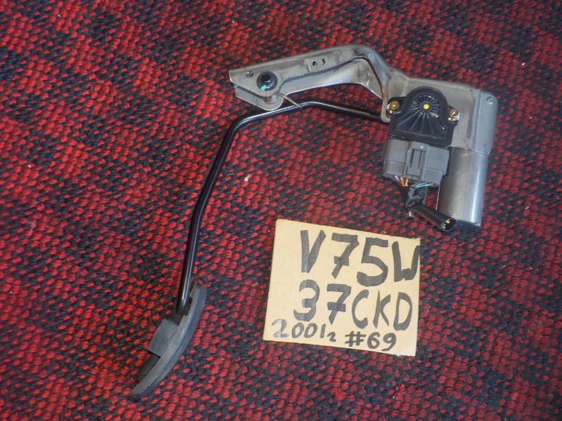 Педаль газа Mitsubishi Pajero V75W