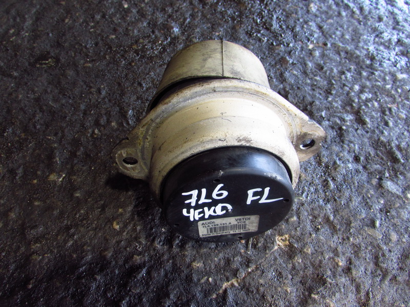 Подушка двигателя Volkswagen Touareg 7L6