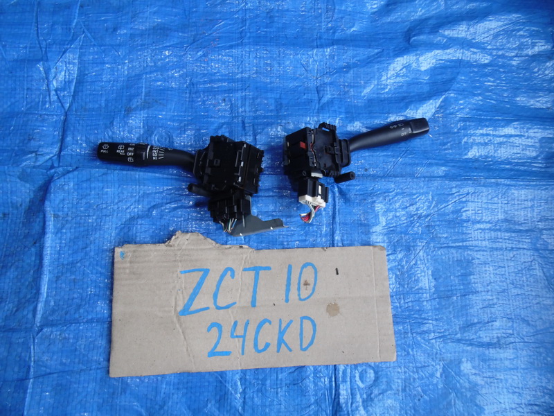 Подрулевой переключатель Toyota Opa ZCT10