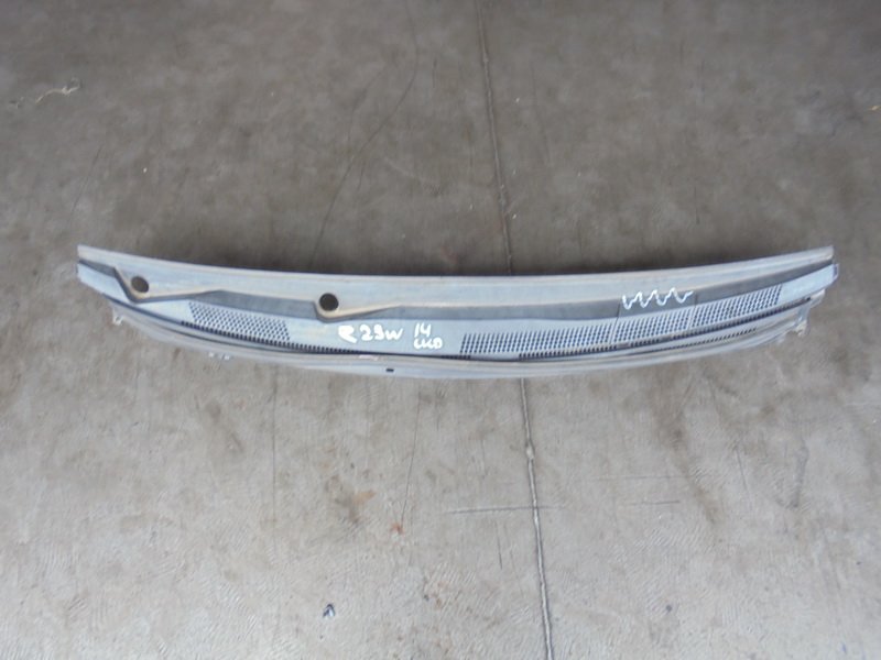 Решетка под лобовое стекло Mitsubishi Colt Plus