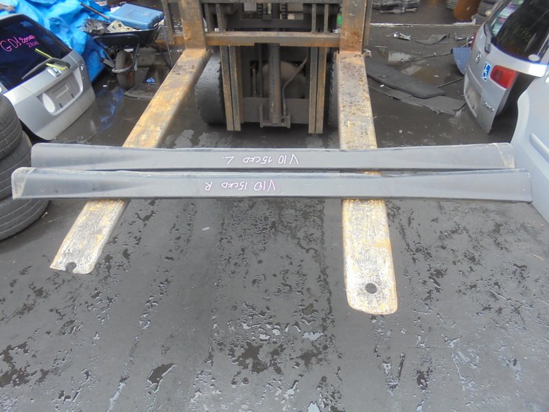 Порог Nissan Tino