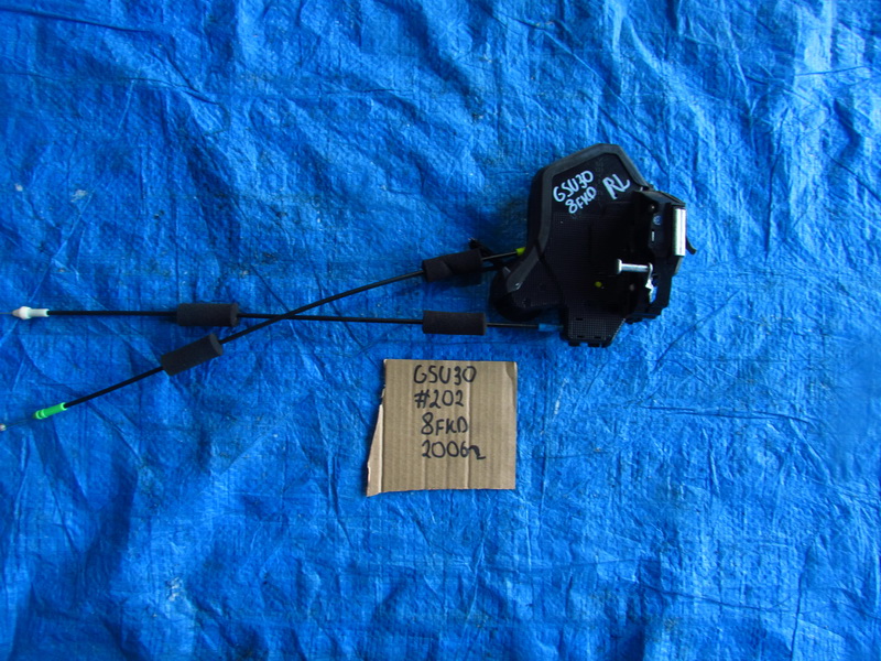 Замок двери Toyota Harrier