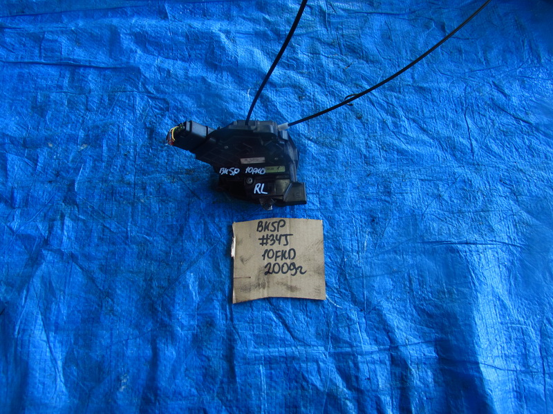 Замок двери Mazda Axela BK5P