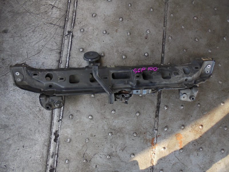 Планка телевизора Toyota Ractis