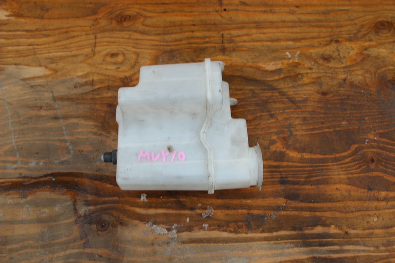 Бачок стеклоомывателя Nissan Ad