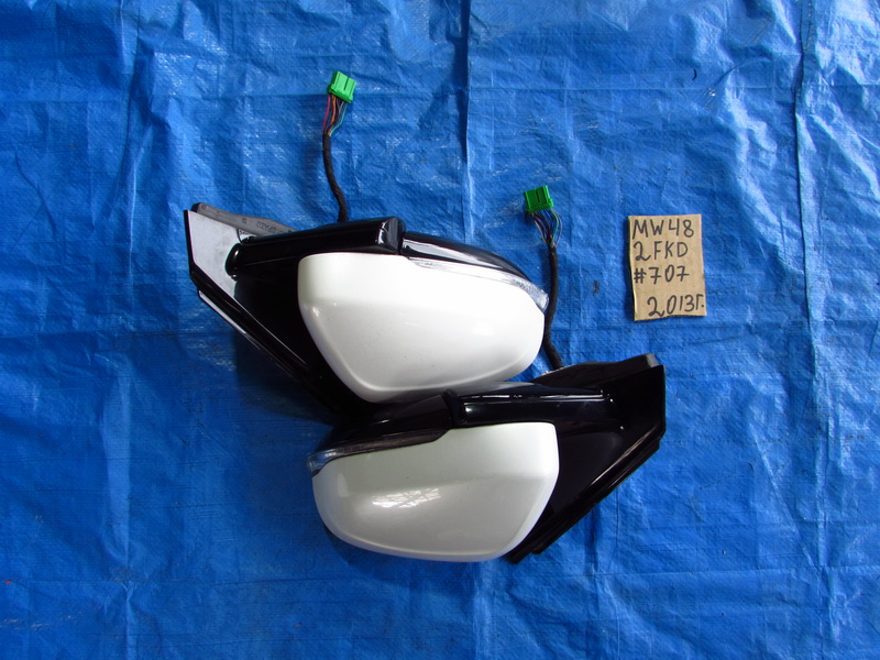Зеркало Volvo V40