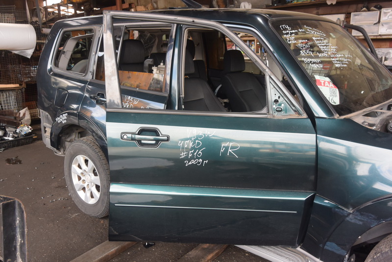 Дверь Mitsubishi Pajero
