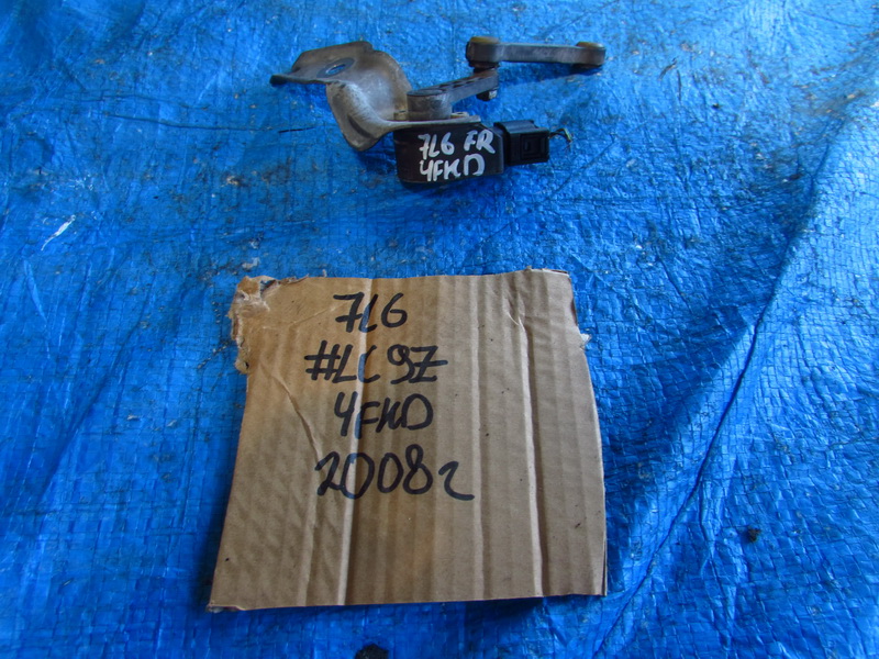 Датчик положения кузова Volkswagen Touareg