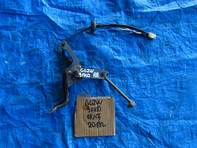 Датчик положения кузова Mitsubishi Outlander