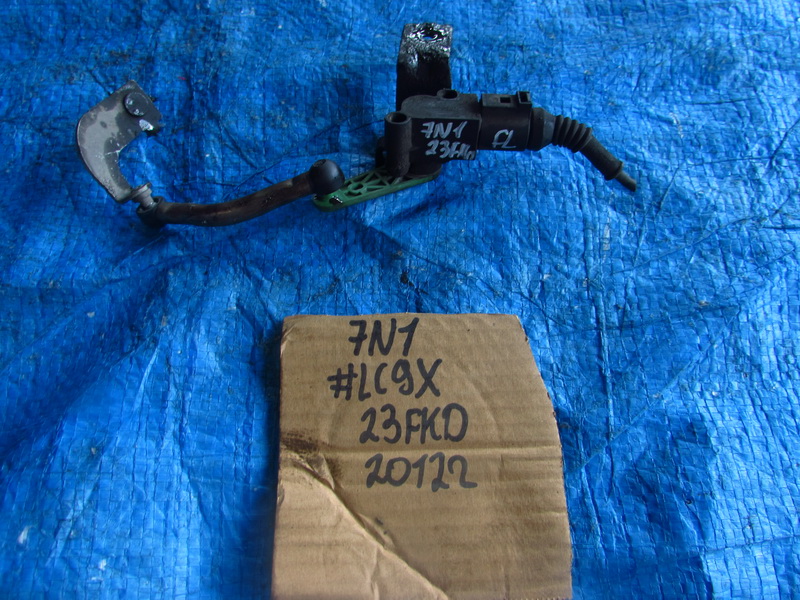 Датчик положения кузова Volkswagen Sharan 7N1