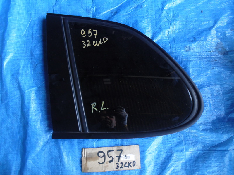 Форточка двери Porsche Cayenne 957