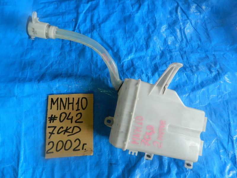 Бачок стеклоомывателя Toyota Alphard