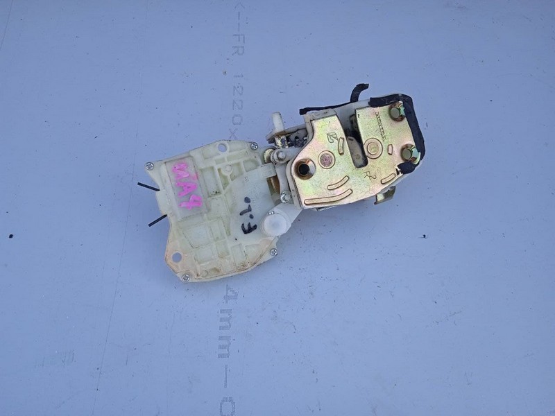 Замок двери Honda Saber UA4