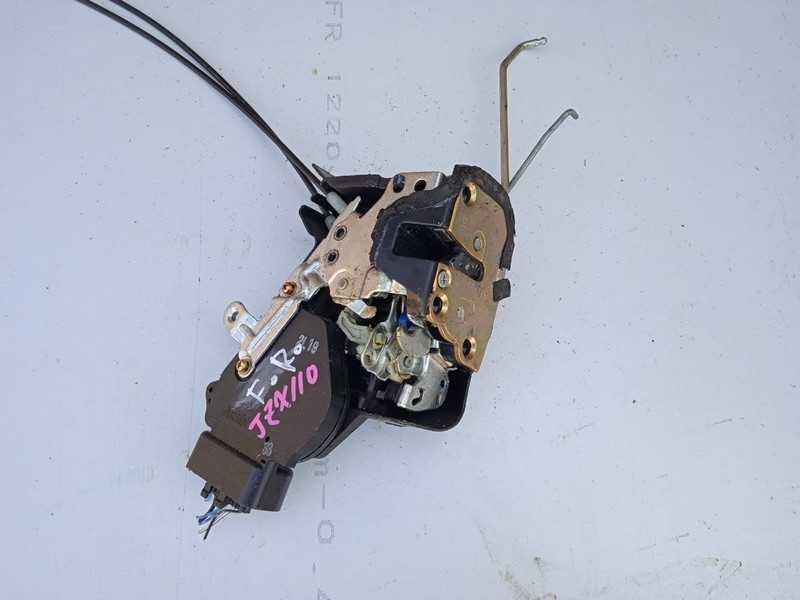 Замок двери Toyota Mark II