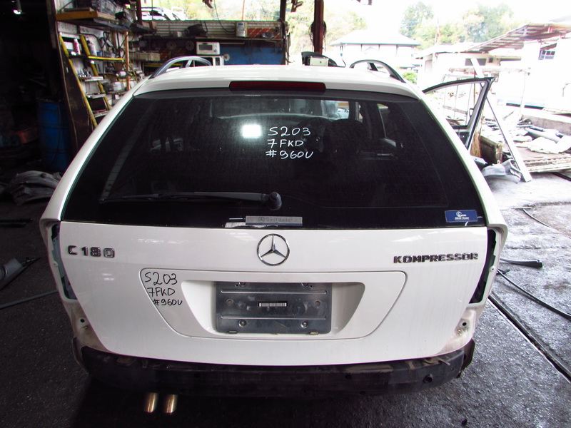 Дверь задняя Mercedes-benz C-class