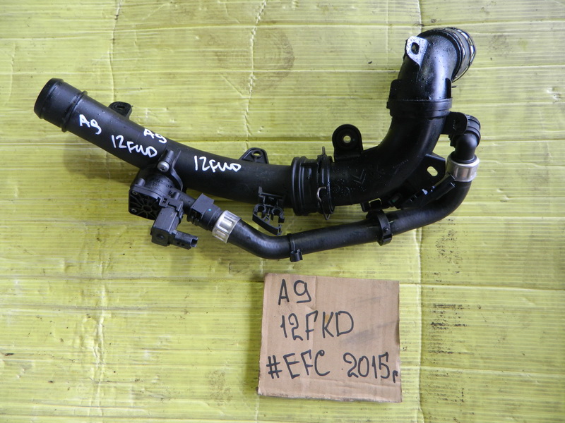 Патрубок Peugeot 208