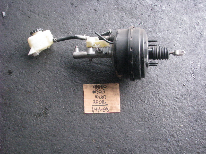 Главный тормозной цилиндр Toyota Isis