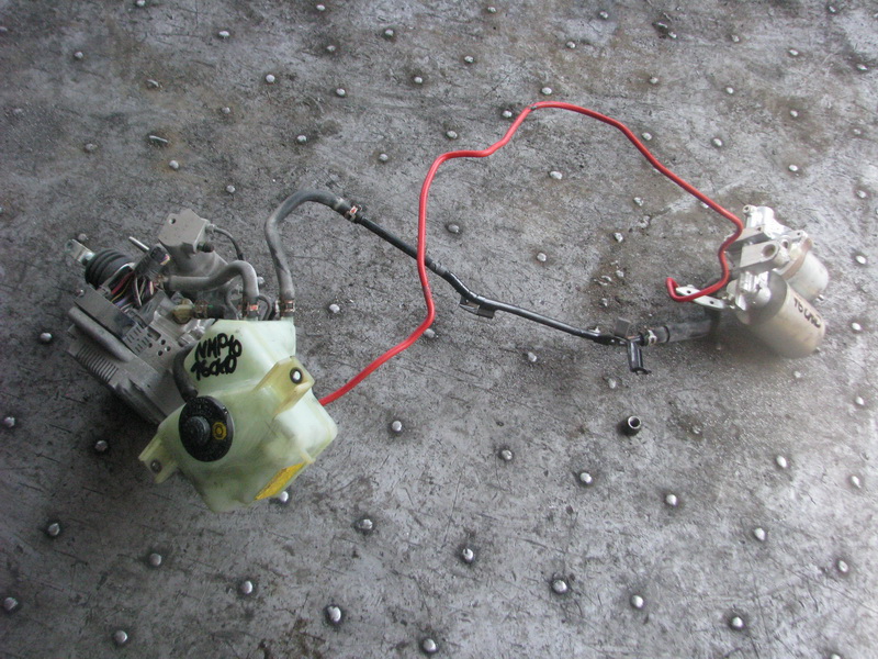 Главный тормозной цилиндр Toyota Aqua