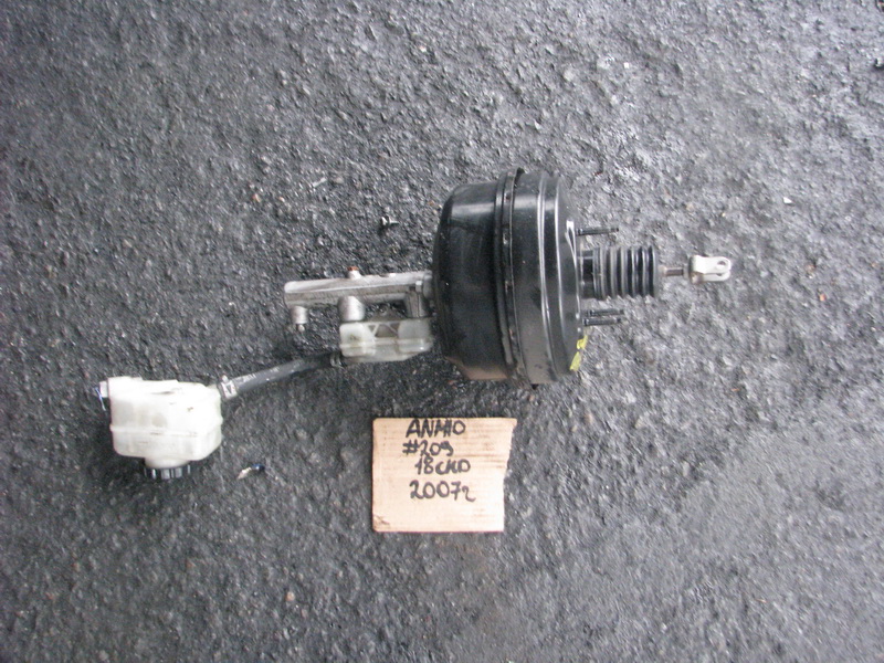 Главный тормозной цилиндр Toyota Isis