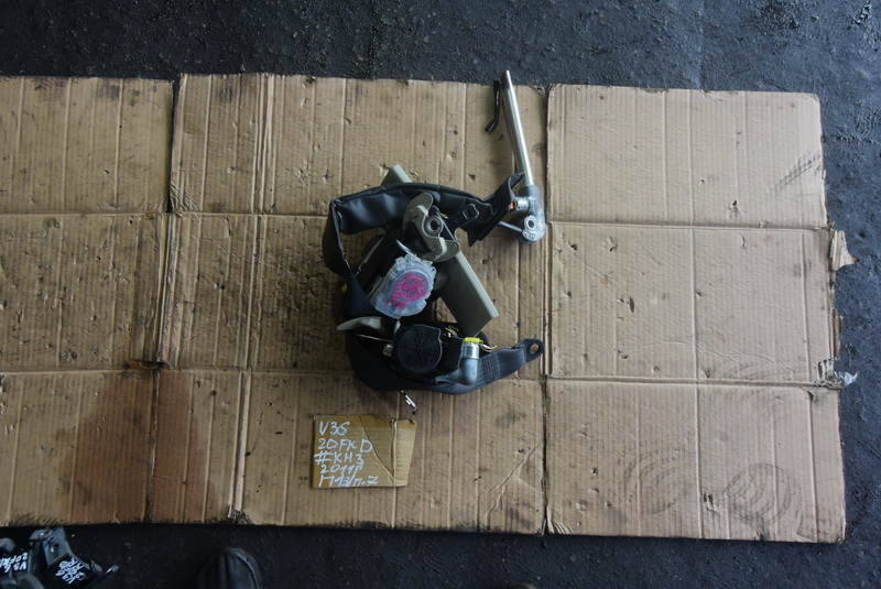 Ремень безопасности Nissan Skyline V36