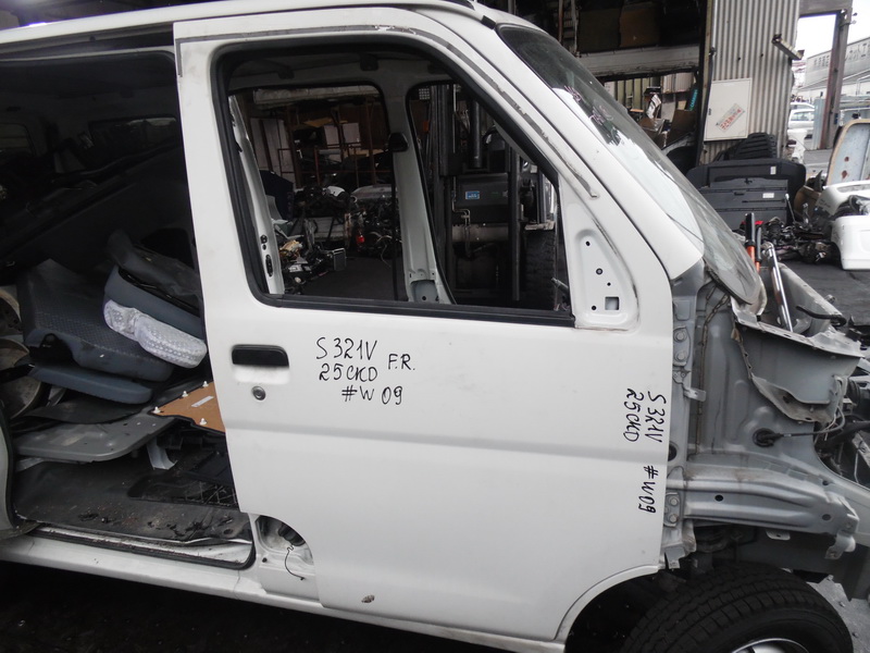 Дверь Daihatsu Hijet