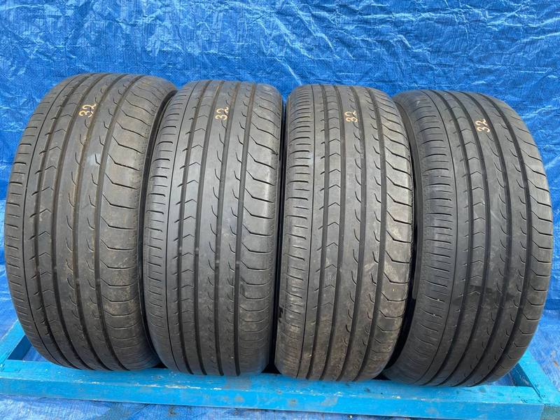 225/55R17 Yokohama BluEarth RV-03 2023 4 шт./компл Летние Легковая