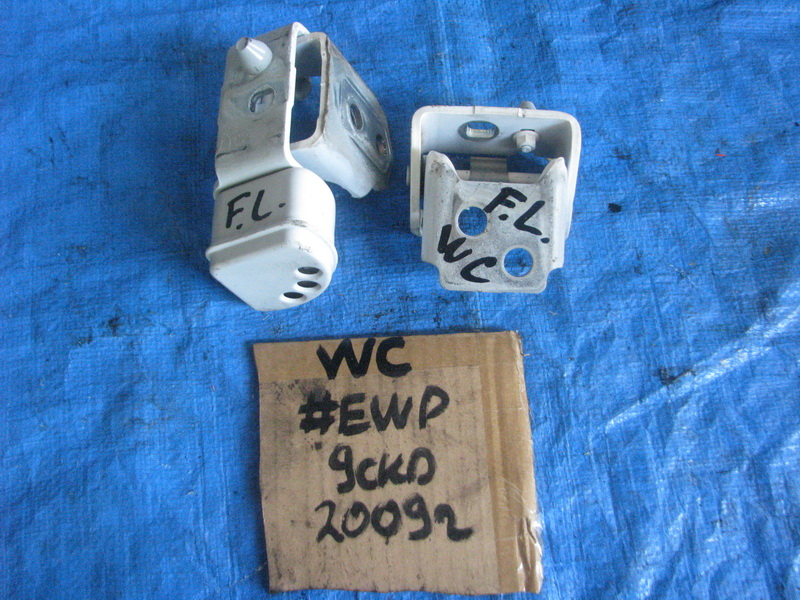 Петля двери Peugeot 207 WC