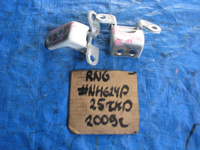 Петля двери Honda Stream