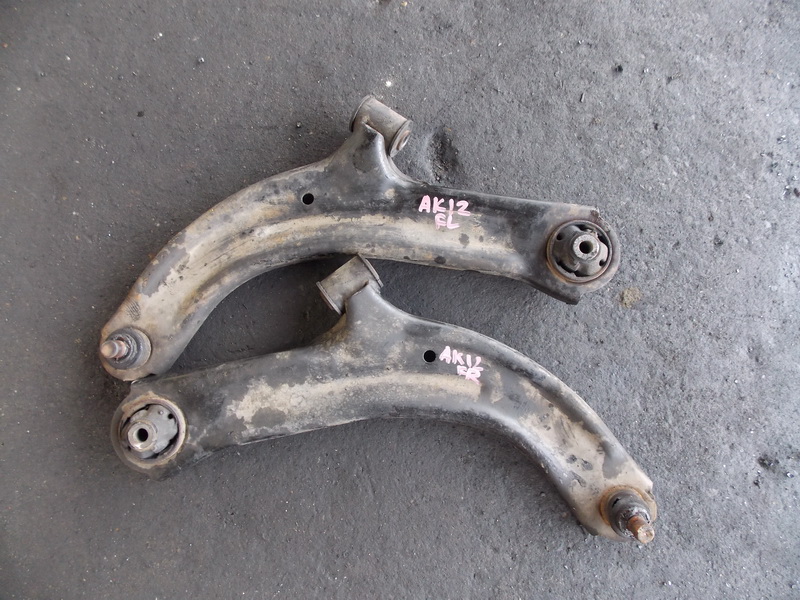 Рычаг Nissan March