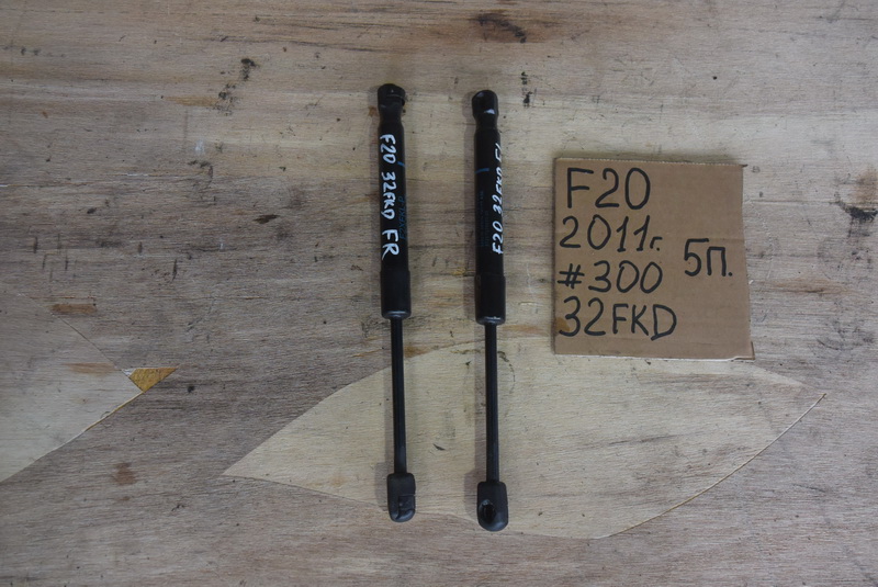 Амортизатор капота BMW 1-series