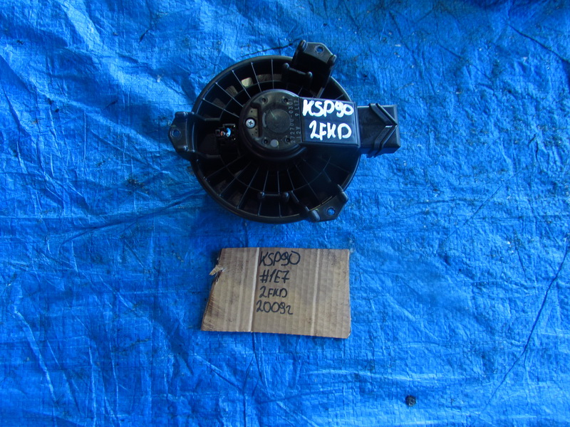 Моторчик печки Toyota Vitz