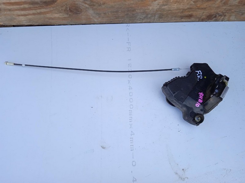 Замок двери Toyota Wish ZNE10