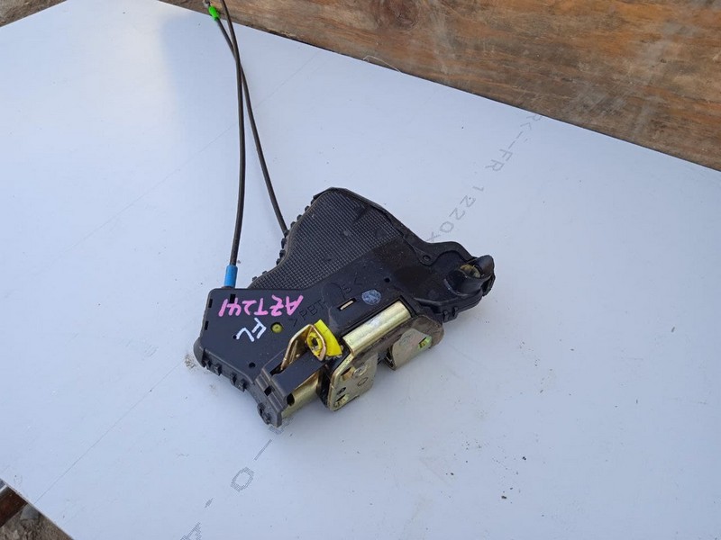 Замок двери Toyota Caldina AZT241