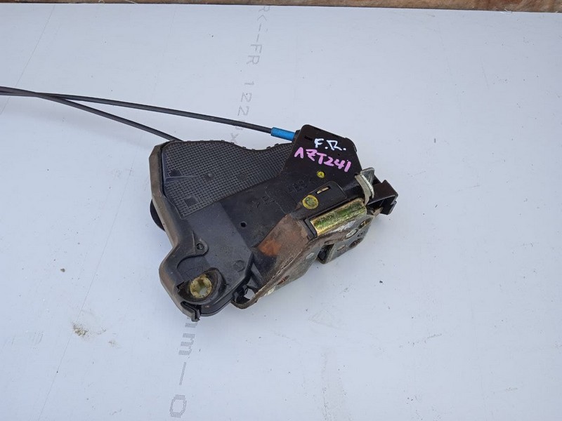 Замок двери Toyota Caldina AZT241