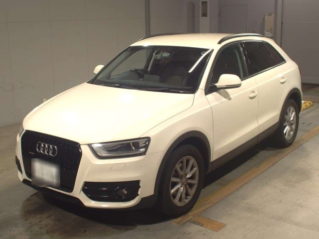 Audi Q3 8UB