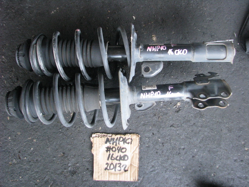Стойка Toyota Aqua NHP10