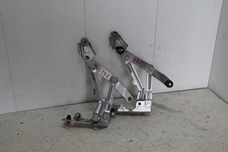 Петля крышки багажника Mitsubishi Lancer CY4A