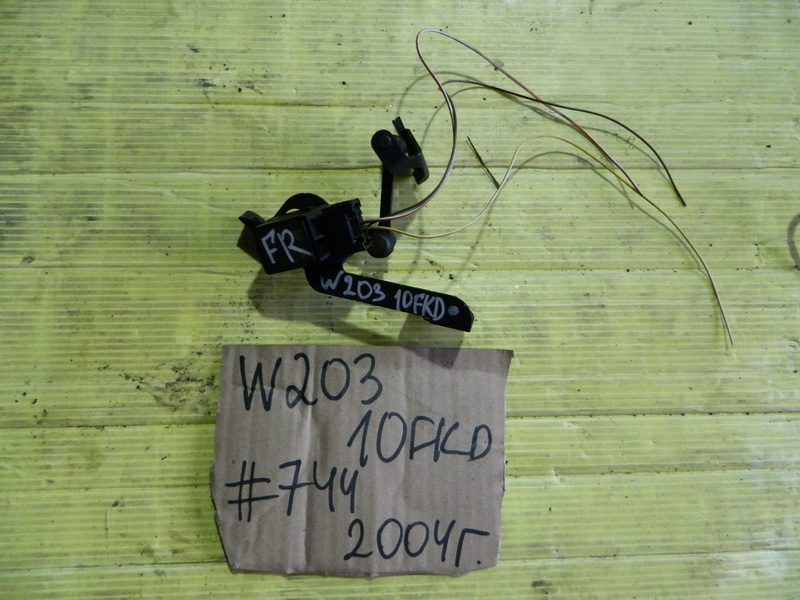 Датчик положения кузова Mercedes-benz C-class