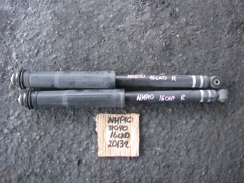 Амортизатор Toyota Aqua NHP10