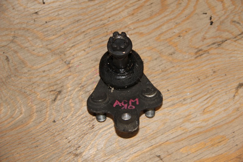 Шаровая опора Toyota Gaia ACM10
