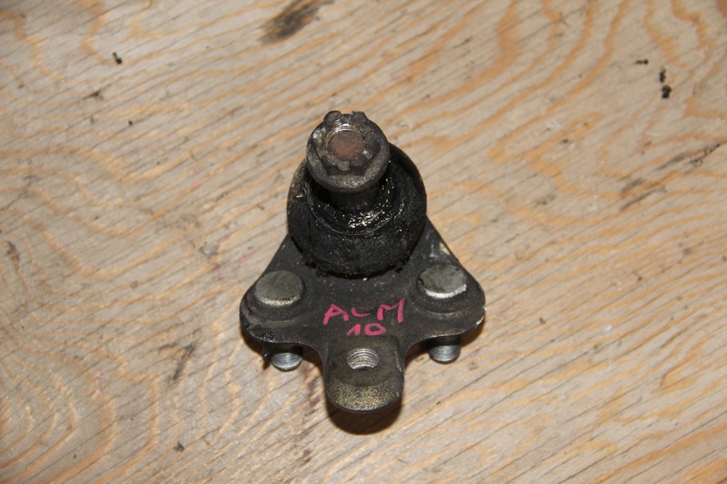 Шаровая опора Toyota Gaia ACM10
