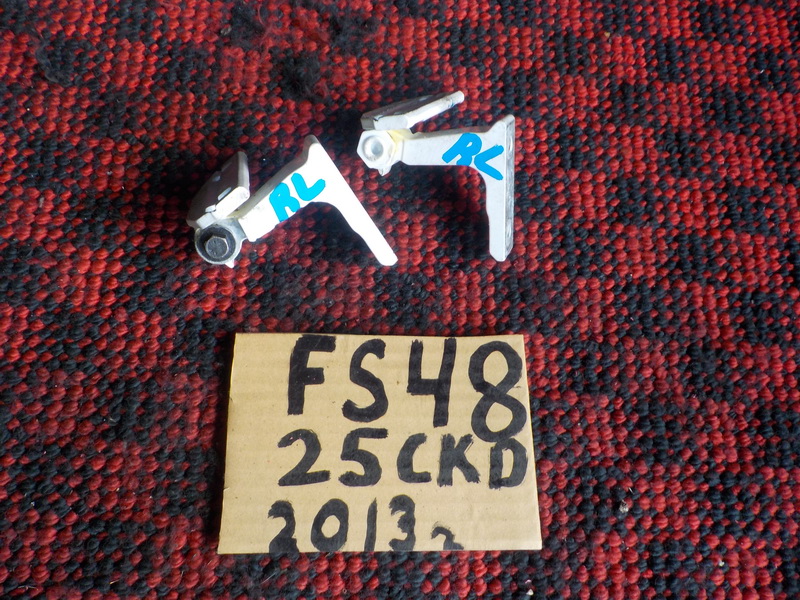 Петля двери Volvo S60 FS48