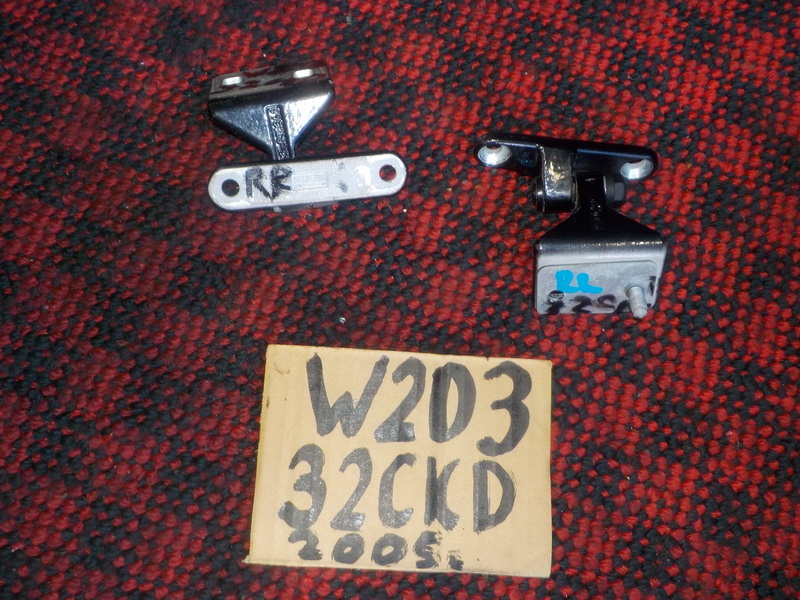 Петля двери Mercedes-benz C-class